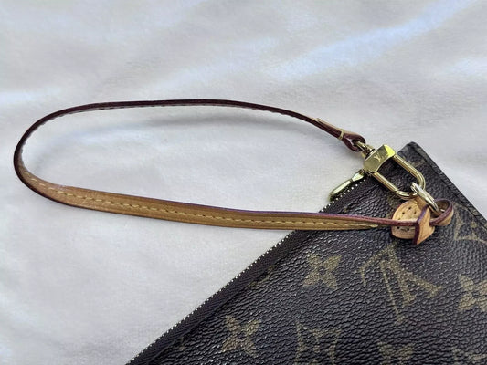 Louis Vuitton Monogram Neverfull Pouch Pochette