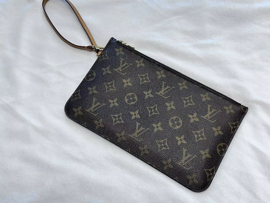 Louis Vuitton Monogram Neverfull Pouch Pochette